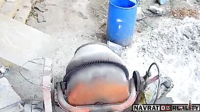 Žena se při míchání malty usmrtila elektrickým proudem