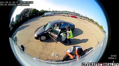 Policie pátrá po podezřelém z přepadení peněžního vozu