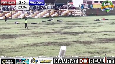 Blesk zasáhl fotbalové hřiště v Peru a zabil hráče