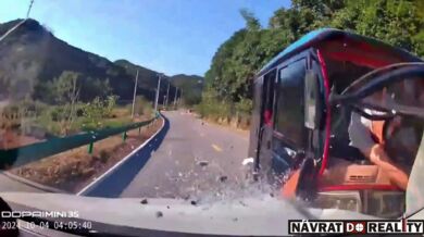 Čelní střet s tříkolkou