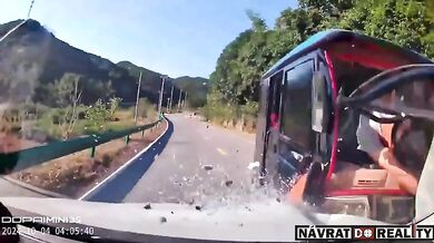 Čelní střet s tříkolkou