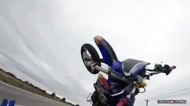 POV Wheelie nehoda na motorce