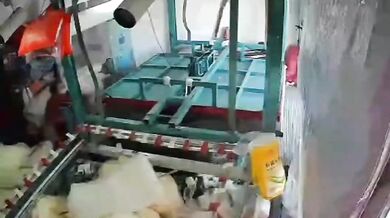 Vážné zranění v továrně kvůli poruše stroje