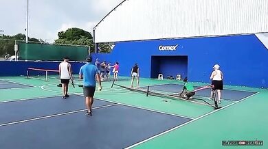 Agresivní útok na turnaji v pickleballu: Hráč skončil s kopancem do obličeje