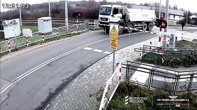 Srážka vlaku s nákladním autem u Nowé Suché