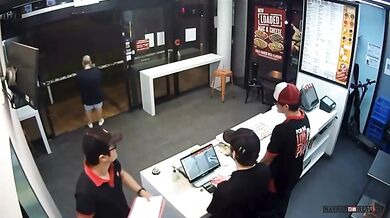 Karma pro ženu stěžující si na pizzu