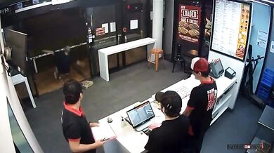 Karma pro ženu stěžující si na pizzu