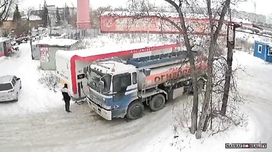 Výbuch na čerpací stanici v Iskitimu zranil dva lidi