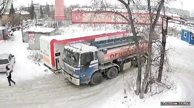 Výbuch na čerpací stanici v Iskitimu zranil dva lidi