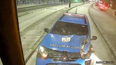 Nehoda vojenské policie a autobusu v Riu de Janeiru