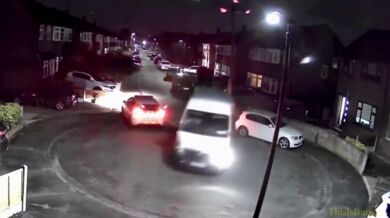 Řidič úmyslně najel na policistu: Šokující incident v Manchesteru