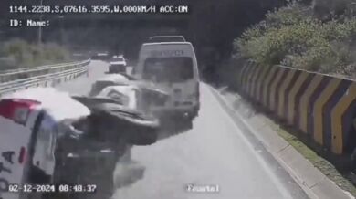 Obří balvan zabil tři lidi na silnici v Peru