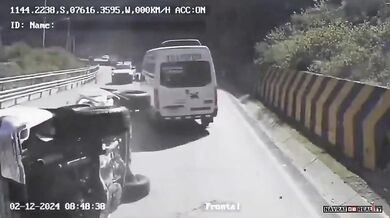 Obří balvan zabil tři lidi na silnici v Peru