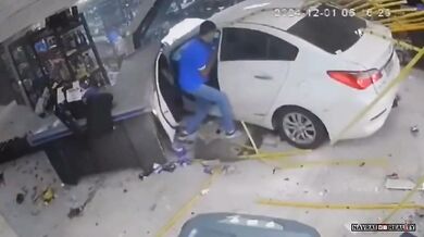 Žena najela autem do obchodu s alkoholem po odmítnutí prodeje