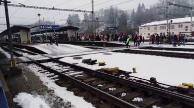 Hazard na kolejích: Rodina s dětmi unikla tragédii