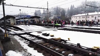Hazard na kolejích: Rodina s dětmi unikla tragédii