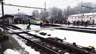 Hazard na kolejích: Rodina s dětmi unikla tragédii
