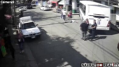 Chodec nepřežil přejetí autobusem