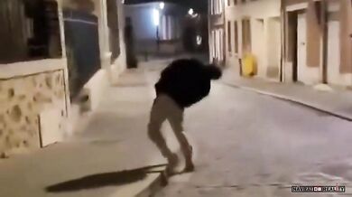 Klopýtnutí opilého chlapa