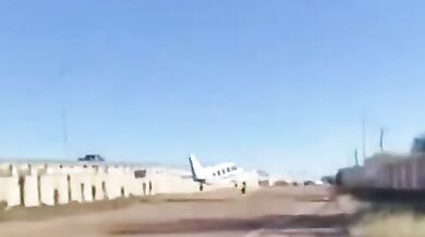 Malé letadlo havarovalo na silnici v Texasu