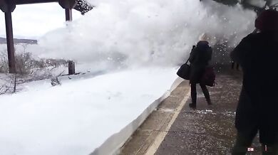 Pozor, přijíždí vlak!