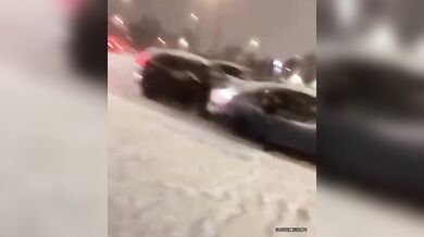 Dopravní nehoda na zasněžené silnici