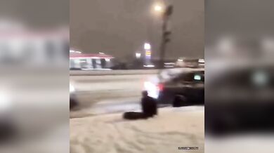 Dopravní nehoda na zasněžené silnici