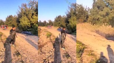 Pokus o vytažení vozidla z příkopu