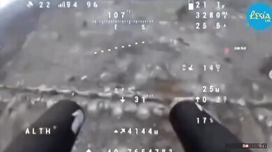 Dron vyzbrojený brokovnicí sestřeluje jiné drony