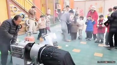 Výbuch stroje na popcorn