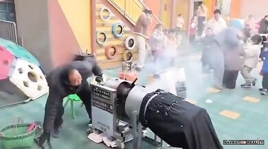 Výbuch stroje na popcorn