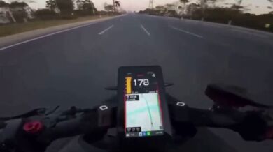 Testování elektrické motorky