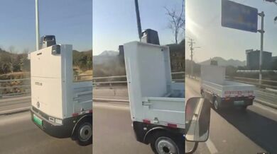 Dodávka bez řidiče na čínské dálnici