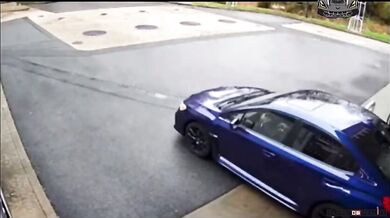 Loupež auta se nezdařila, protože mladí zloději neumí řídit auto s manuální převodovkou