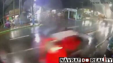 Nebezpečné přecházení silnice za špatného počasí