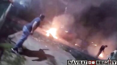 Nebezpečí spojené s hraním si s pyrotechnikou na silnici