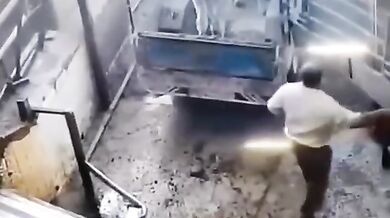 Tvrdá kopačka od krávy