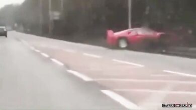 Vzácné Ferrari F40 havarovalo ve Velké Británii