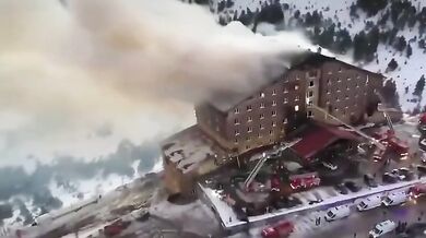 Požár hotelu v Turecku si vyžádal desítky obětí