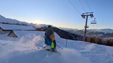 Srážka lyžařů na svahu