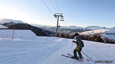 Srážka lyžařů na svahu