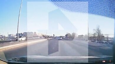 Auto explodovalo na dálnici kvůli zapálené cigaretě