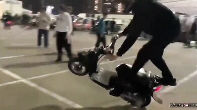 Srážka skútraře s motorkářem