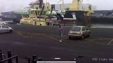 Zapomenutí zatažení ruční brzdy