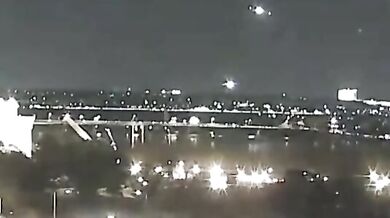 Tragická letecká nehoda u Washingtonu: Přes 60 obětí po srážce letadla s vojenským vrtulníkem