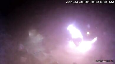 Podpálení svého auta při opravě