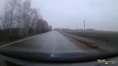 Dopad rakety blízko projíždějícího vozidla