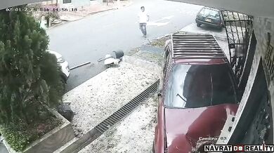 Zahradničení před domem stálo muže život