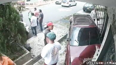 Zahradničení před domem stálo muže život