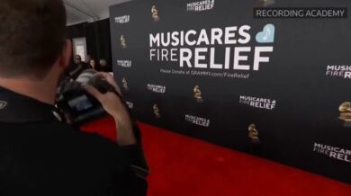 Skandál na Grammy: Bianca Censori v průhledných šatech